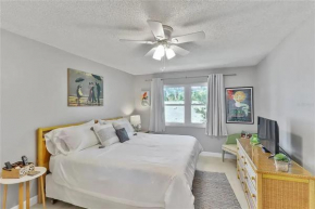 2 bed 2 bath centrally located on Siesta Key